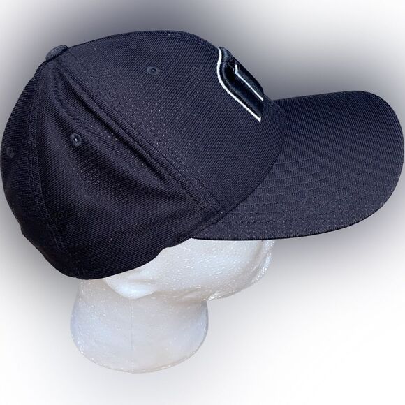 Travis Mathew Hat Mens Large-XL Black Flex Embroidered Logo Golf - Picture 2 of 6